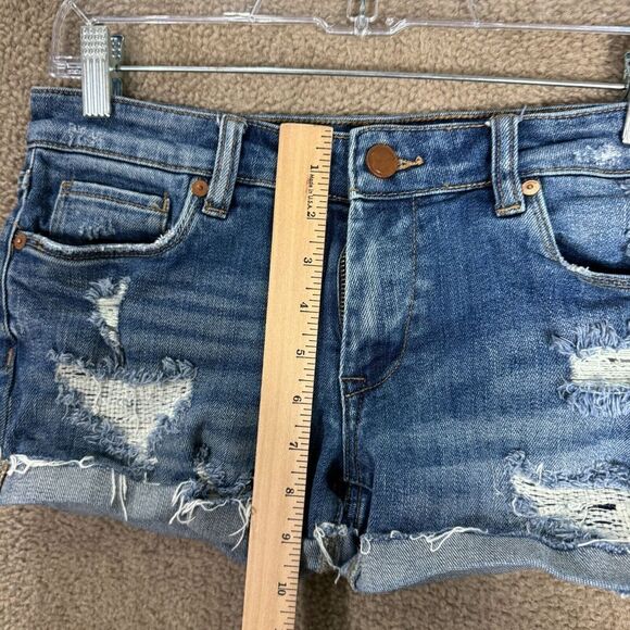BlankNYC Fulton Jean Shorts Womens Size 26 Blue Distressed Denim 2" Rolled Hem‎ - Picture 6 of 11